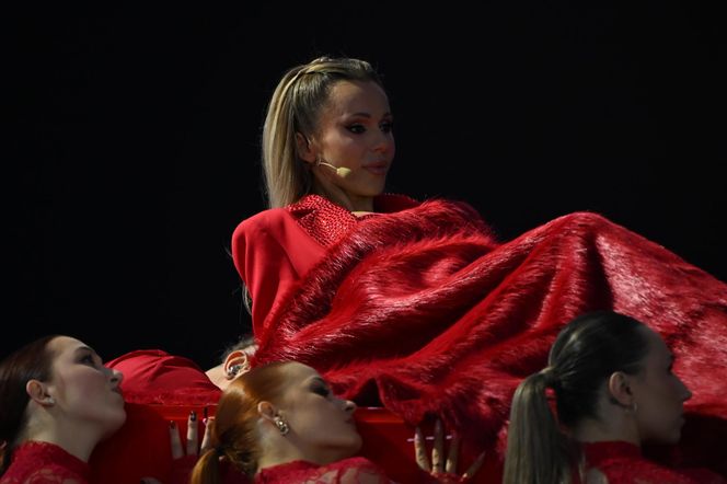 Doda nie mogła się zdecydować. Mikroskopijna stylizacja i futro w Sopocie!