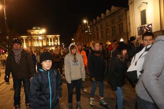 Nightskating. Warszawiacy przejechali stolicę na rolkach [Zdjęcia]