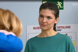 Barwy szczęścia, odc. 2242: Sabina (Barbara Kurzaj), opiekunka Mai (Joanna Krawczyk)