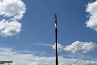 Biała flaga nad jeziorem Ukiel w Olsztynie. Zniesiono zakaz kąpieli