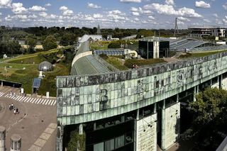 Ogród na dachu Biblioteki Uniwersyteckiej w Warszawie