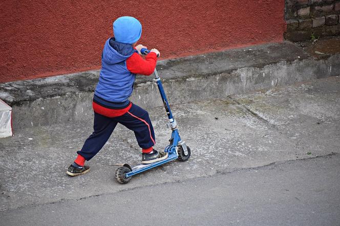 Iławscy policjanci radzą jak używać hulajnóg