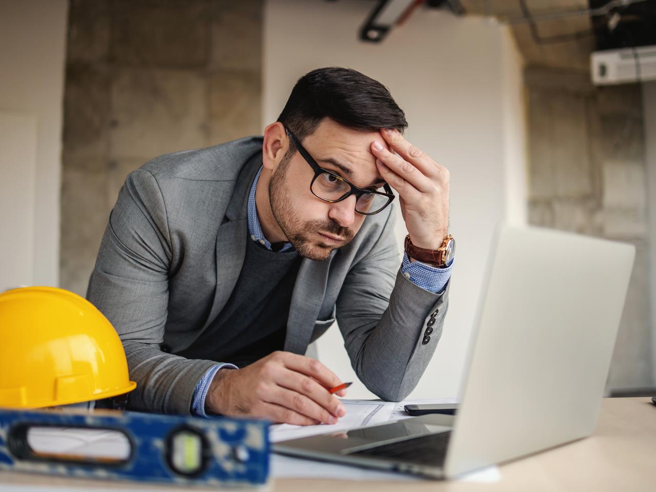 Inwestowanie 2022 - podwyżki stóp procentowych i inflacja nie sprzyjają inwestycjom w Polsce