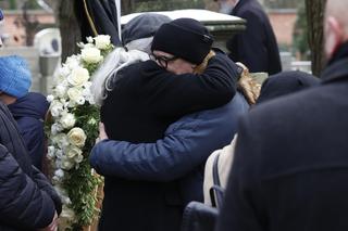 Rodzina i przyjaciele pożegnali Macieja Damięckiego. Aktor jednak  nie spoczął w Alei Zasłużonych