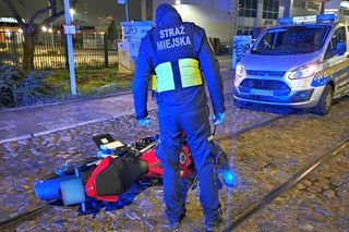 Z kradzionym motocyklem i kasetką z pieniędzmi. Strażnicy miejscy udaremnili zuchwałą kradzież