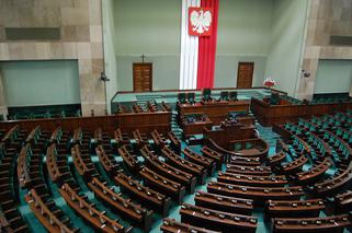RAPORT Z ANTENY 6.09.2021: nadzwyczajne posiedzenie Sejmu. Posłowie mogą cofnąć rozporządzenie prezydenta