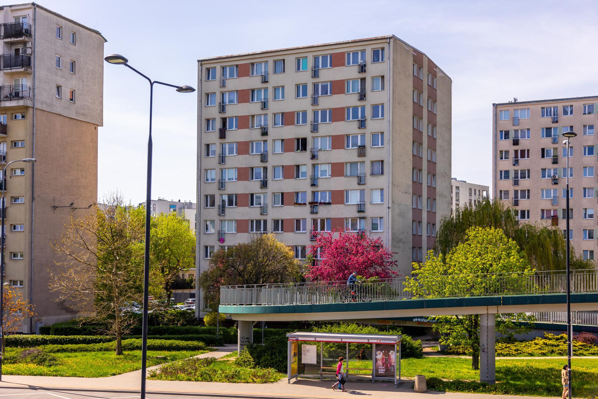 Osiedle prototypów w Warszawie - zdjęcia. Zobacz eksperymentalne bloki z wielkiej płyty