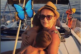 Pierwsza miłość. Aneta Zając wyruszyła z synami w rejs do Chorwacji. Pierwszy raz pokazała dzieci