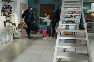 M jak miłość, odc. 1726. Iza (Adriana Kalska), Szymek (Staś Szczypiński), Maja (Laura Jankowska), Marcin (Mikołaj Roznerski)