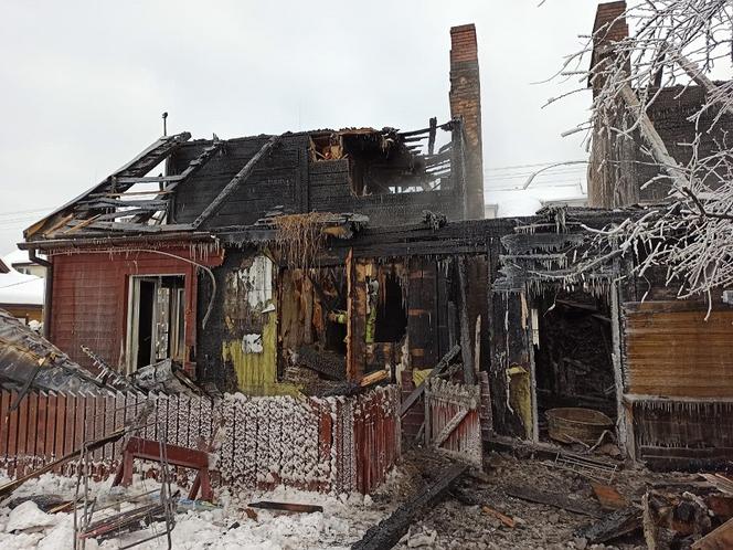 Tragiczny pożar domu w Supraślu. Kobieta zginęła w płomieniach [ZDJĘCIA]