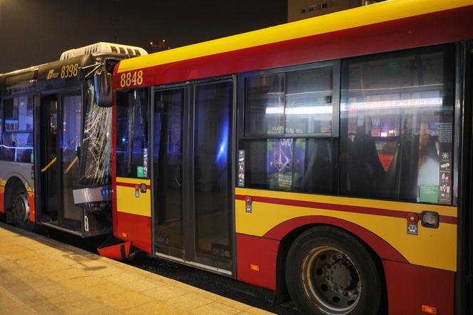 Zderzenie dwóch autobusów miejskich w Warszawie