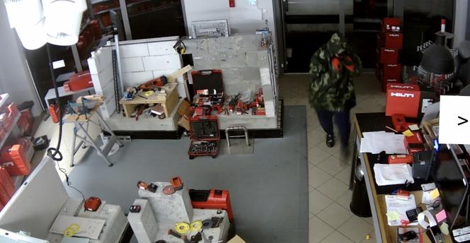  Ukradli narzędzia za 100 tysięcy. Pomóż policji ich złapać
