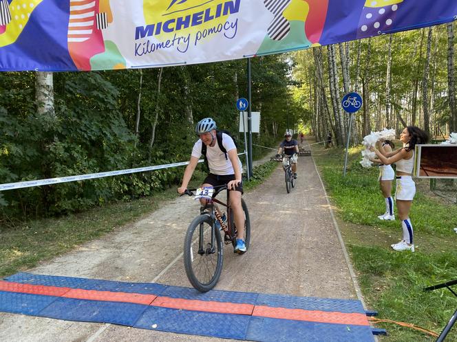 Kilometry Pomocy Michelin 2024. Sportowe emocje na plaży miejskiej w Olsztynie. Zobacz zdjęcia!