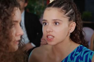 Wszystko zacznie się od tego, że Melodi pokłóci się z Melis o to, jak traktuje Zeynep.