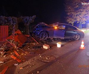 Pijany kierowca BMW taranował ogrodzenia. Tłumaczył, że stracił panowanie nad pojazdem