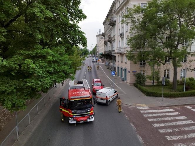 Ludzie usłyszeli huk, z okien buchnął pył. Runęła część zabytkowej kamienicy w Śródmieściu