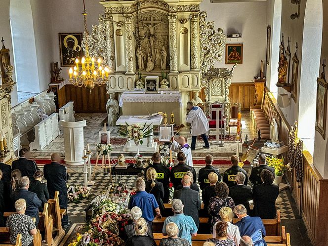 Ostatnia droga Ireny i Tadeusza. Cała wieś płakała na pogrzebie