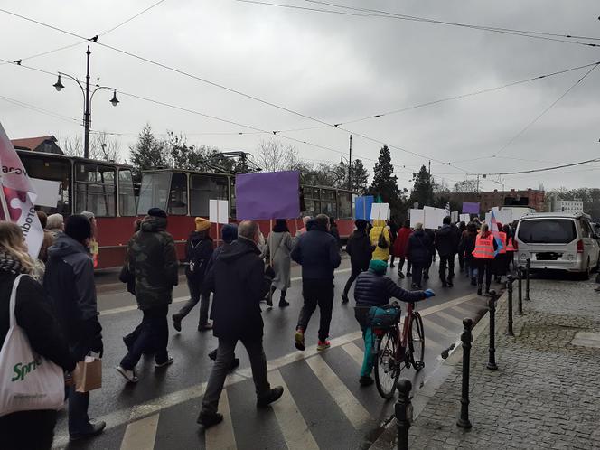 Toruń miał swoją manifestację feministyczną. Zobacz jak wyglądała