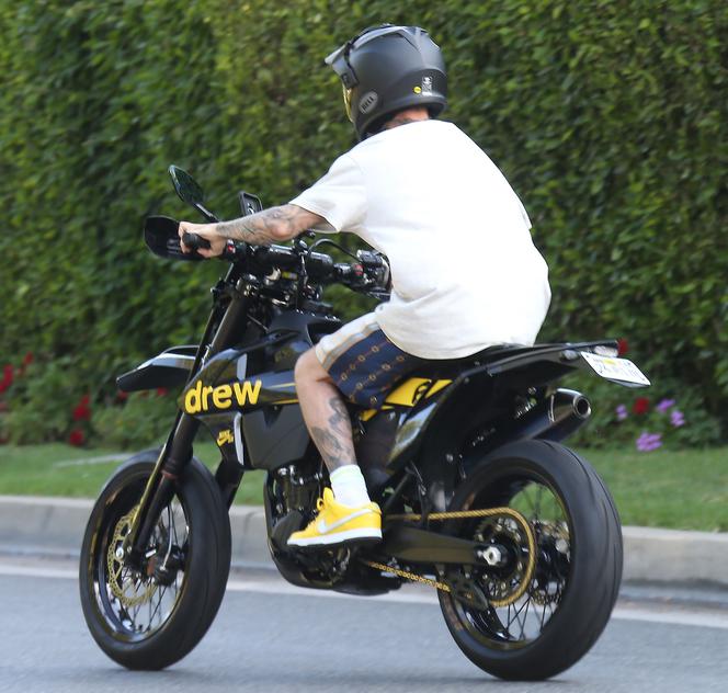Justin Bieber na motocyklu