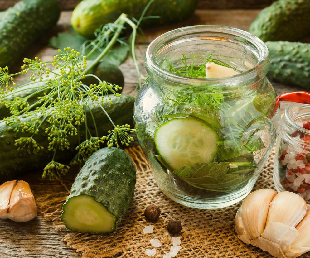 Ogórki z przyprawą do kurczaka  - nowy pomysł na niesamowite pikle z ogórków