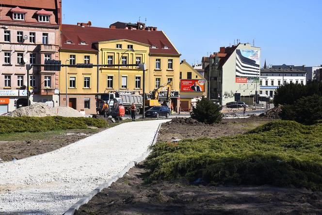 Trwa budowa dróg rowerowych wokół placu Poznańskiego