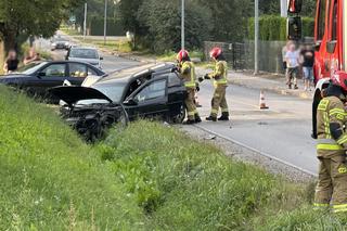 Zderzenie dwóch aut w Kraśniku. Jedno z nich dachowało