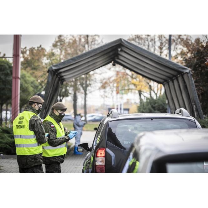 Punkt drive-thru w Elblągu kończy działalność. Powód? Dużo mniej zarażeń