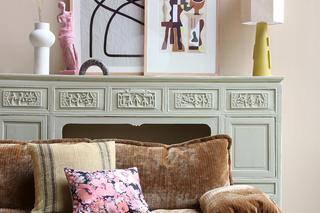 Obrazy i grafiki we wnętrzach. Jak je wieszać?