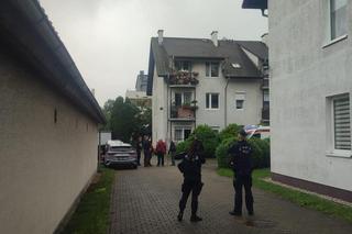 Zwłoki dwojga małych dzieci w Opolu. W mieszkaniu była też ranna kobieta. Szokujące doniesienia