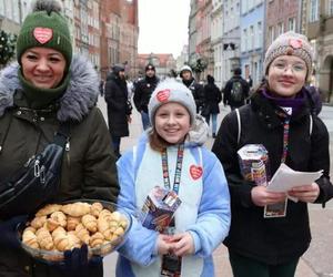 W Gdańsku już grają dla WOŚP. Wolontariusze na ulicach, a pierwsze datki już w puszkach