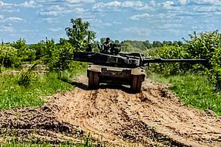 Czołgi K2 podczas ćwiczeń w 9BBKPanc