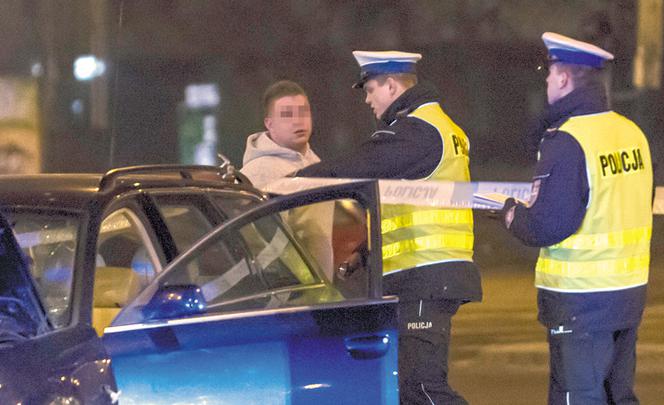 Ratując noworodka roztrzaskali się na słupie