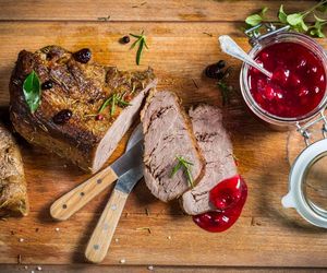 Domowa żurawina do mięsa – sprawdzony sposób na perfekcyjny dodatek