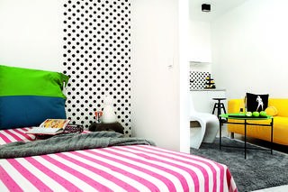 Niewielkie mieszkanie w czerni i bieli