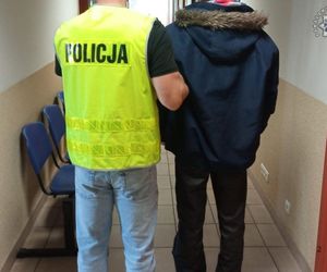 Ukradł pierścionek i schował w majtkach. Policja go wyjęła