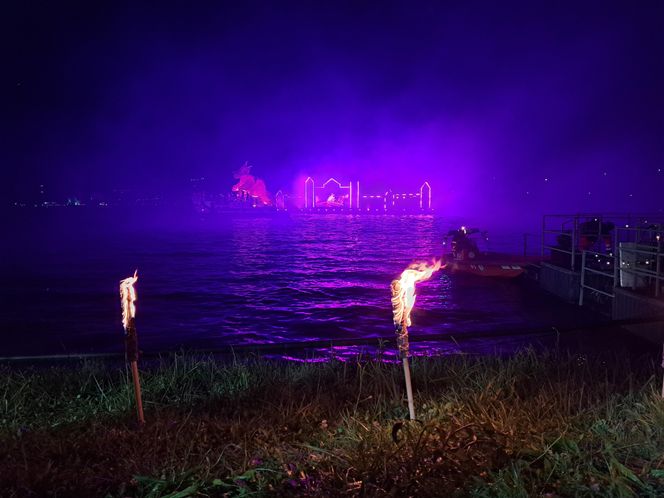 Małopolskie Królewskie Widowisko na Wiśle w ramach 24. Parady Smoków