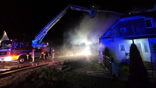 Pożar domu we wsi Winda. Nie żyją dwie osoby
