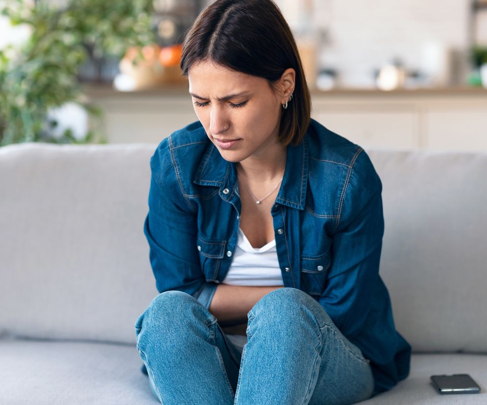 Choroba Leśniowskiego Crohna może objawiać się z bólem brzucha