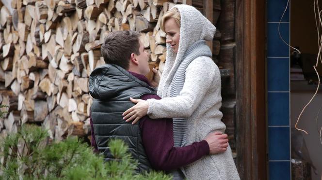 M jak miłość, odc. 1512: Sonia (Barbara Wypych), Janek (Tomas Kollarik)