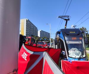 Młody mężczyzna śmiertelnie potrącony przez tramwaj