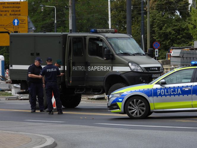 Śmiertelnie niebezpieczne znalezisko na budowie. Wstrzymany ruch pociągów i autobusów