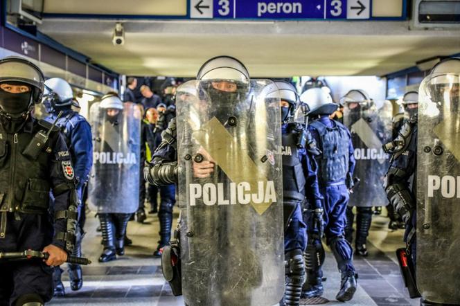 Tak policjanci przygotowują się do starć z pseudokibicami