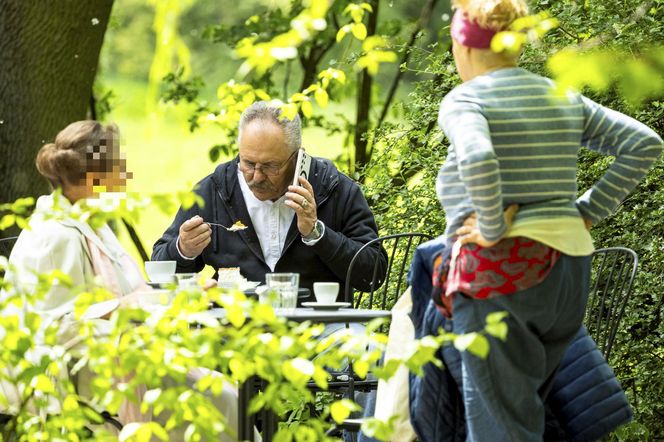 Marek Jakubiak. Pies pomaga mu w kampanii