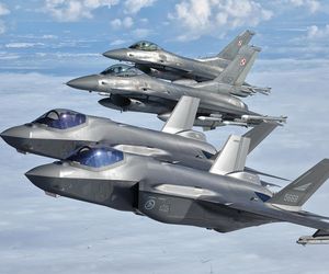 Polskie F-16C i norweskie F-35A w powietrzu