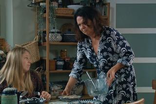 M jak miłość odc. 1695. Lenka (Olga Cybińska), Marysia (Małgorzata Pieńkowska)