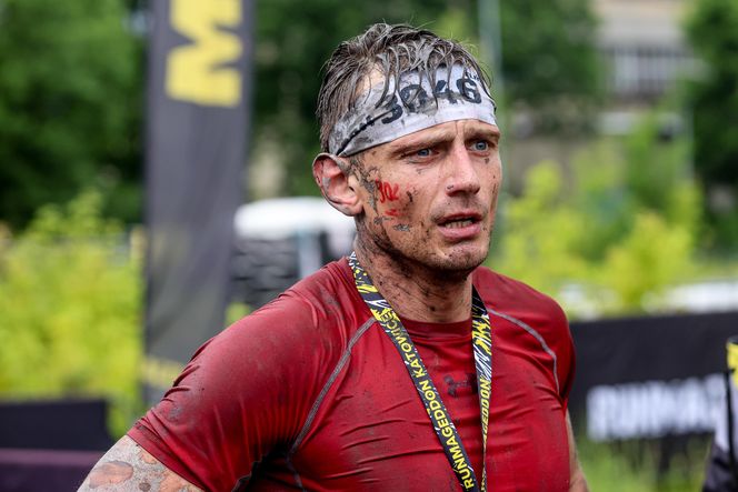 Runmageddon w Katowicach 2025. Błoto, pot i triumf na Hałdzie Kostuchna