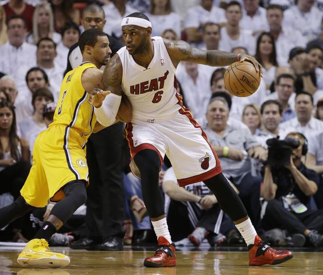 LeBron James kontra Indiana Pacers