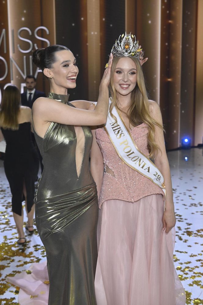 Maja Klajda, Maja Todd