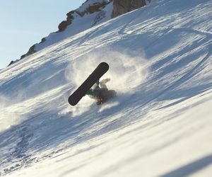 Prawdziwy dramat na lodowcu. Polski snowboardzista walczy o życie. 30-latek zjeżdżając uderzył w skałę