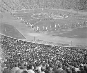 Stadion X-lecia. Uroczyste otwarcie II Międzynarodowych Igrzysk Sportowych Młodzieży w 1955 r.